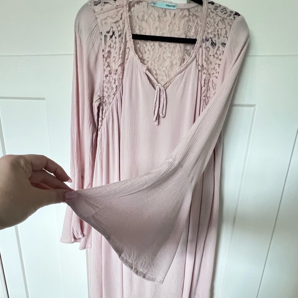 Flowy Mauve Blush Pink Long Sleeve Bell Sleeve Dress - Picture 3 of 13